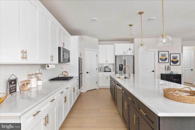 423 MEADOW CREEK DR, Bowie, MD 20716