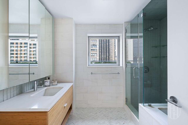 303 E 33rd St Apt 9E, New York City, NY 10016