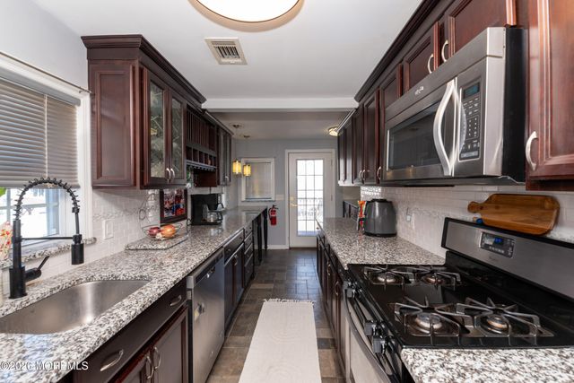 623 Beachwood Avenue, Toms River, NJ 08753
