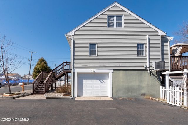623 Beachwood Avenue, Toms River, NJ 08753