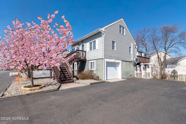623 Beachwood Avenue, Toms River, NJ 08753