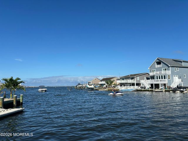 623 Beachwood Avenue, Toms River, NJ 08753