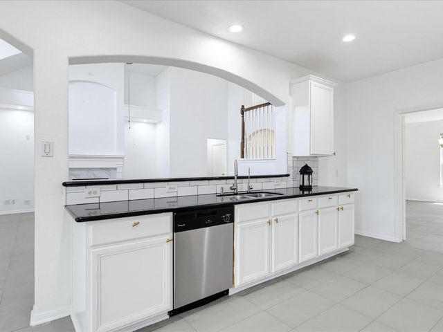 1114 Jasons Bend Drive, Sugar Land, TX 77479