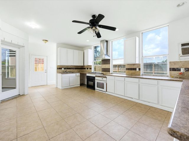 1114 Jasons Bend Drive, Sugar Land, TX 77479