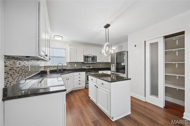 211 Cherry Hills Meadows Drive, Wildwood, MO 63040
