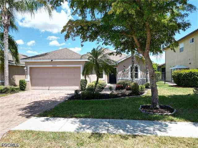 10353 Canal Brook LN, Lehigh Acres, FL 33936