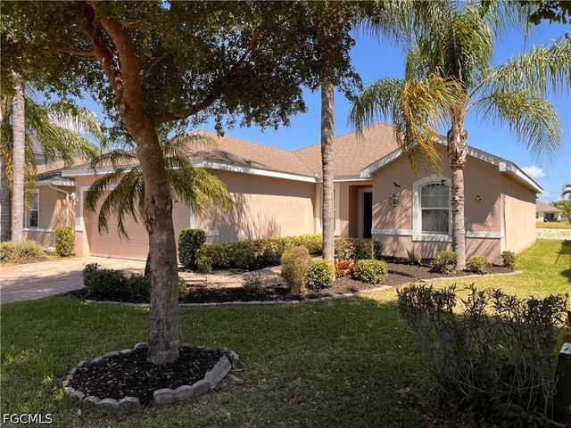 10353 Canal Brook LN, Lehigh Acres, FL 33936