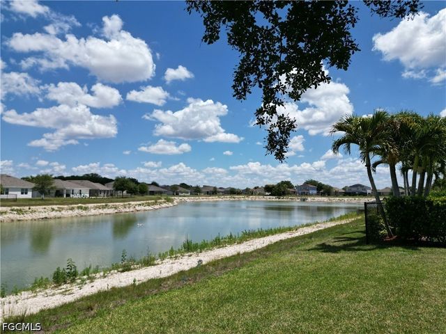 10353 Canal Brook LN, Lehigh Acres, FL 33936