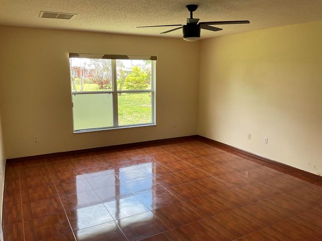688 SW Heather Street, Port St. Lucie, FL 34983