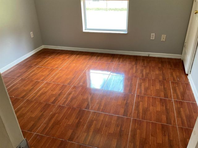688 SW Heather Street, Port St. Lucie, FL 34983