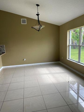 688 SW Heather Street, Port St. Lucie, FL 34983