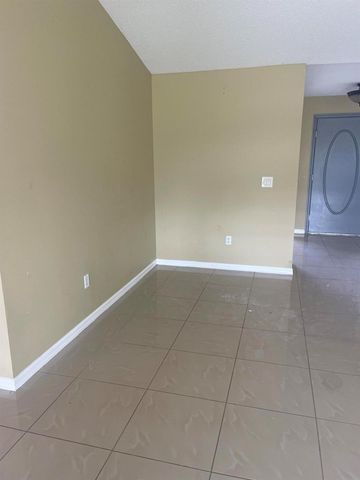 688 SW Heather Street, Port St. Lucie, FL 34983