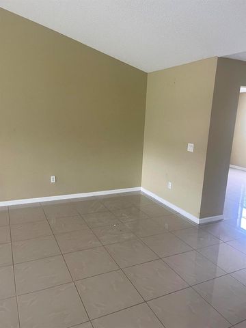 688 SW Heather Street, Port St. Lucie, FL 34983