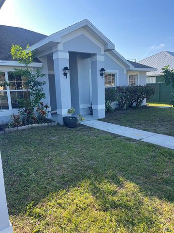 688 SW Heather Street, Port St. Lucie, FL 34983