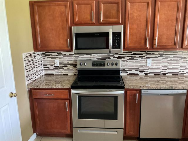 688 SW Heather Street, Port St. Lucie, FL 34983