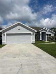 688 SW Heather Street, Port St. Lucie, FL 34983