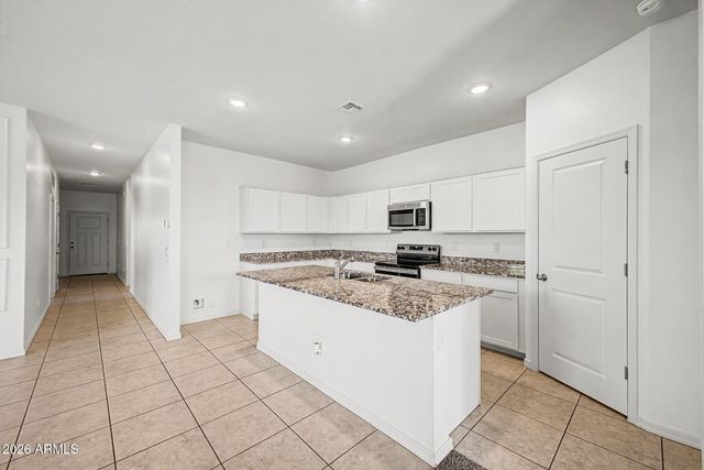 24261 W HIDALGO Avenue, Buckeye, AZ 85326