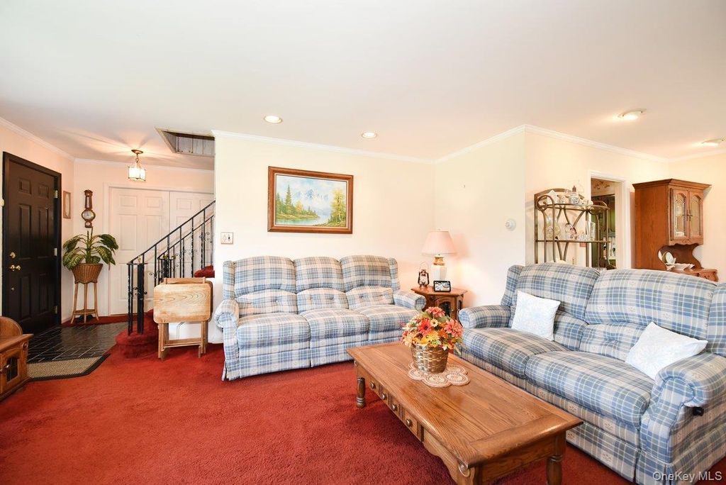 211 Wellington Road, Garden City, NY 11530 — photo 5