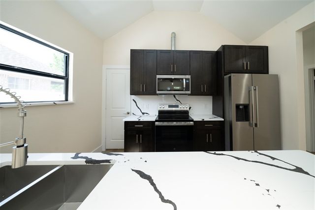 643 Rayenell Avenue, Dallas, TX 75217