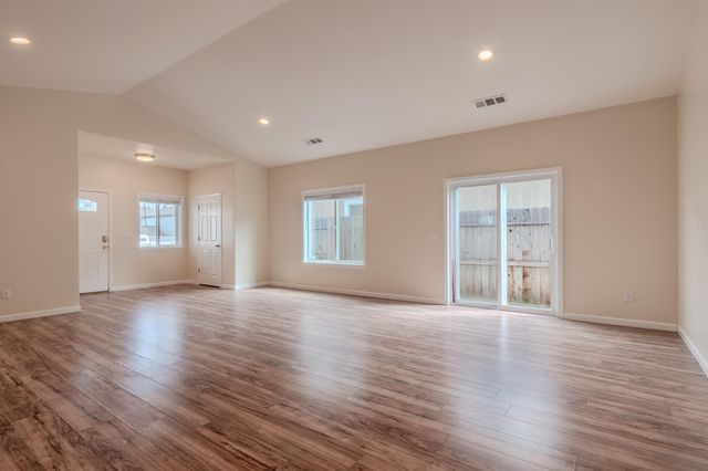 855 Tannin Drive, Medford, OR 97501