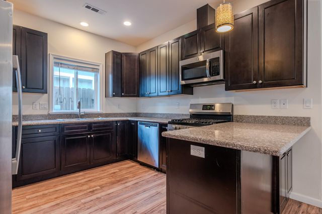 855 Tannin Drive, Medford, OR 97501