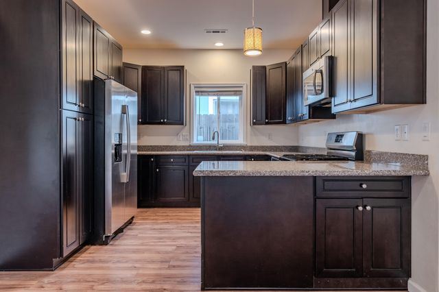 855 Tannin Drive, Medford, OR 97501