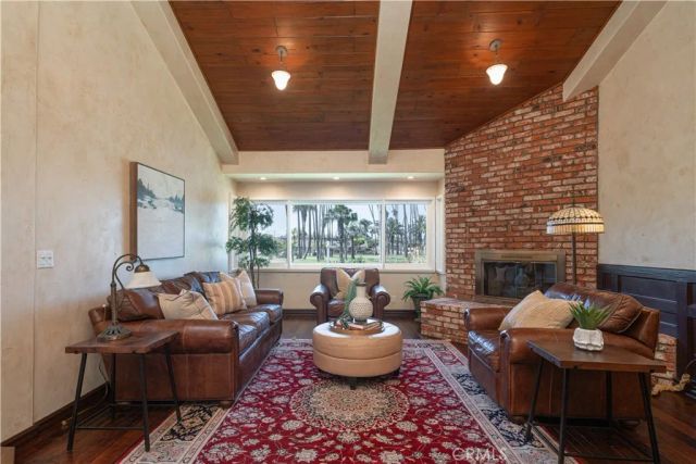 920 11th, Huntington Beach, CA 92648