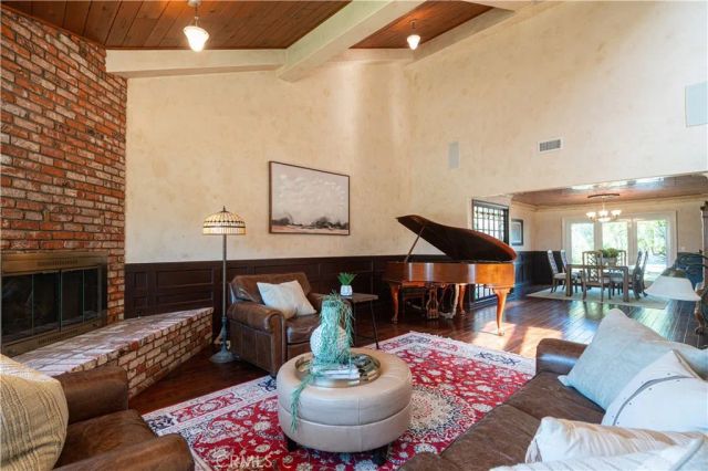 920 11th, Huntington Beach, CA 92648