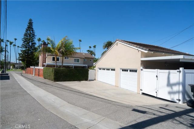 920 11th, Huntington Beach, CA 92648