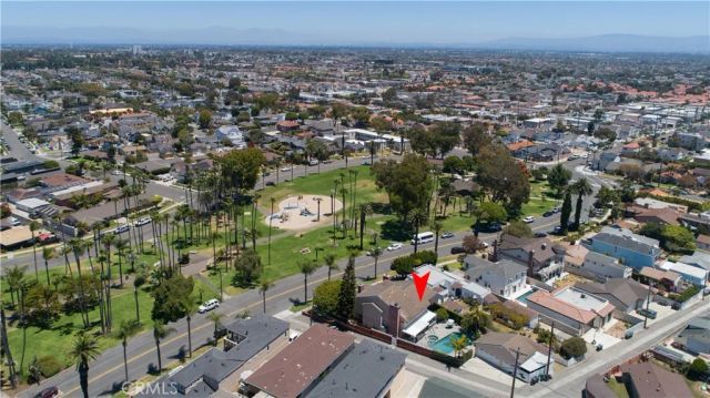 920 11th, Huntington Beach, CA 92648