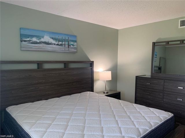 1724 Pine Valley DR 204, Fort Myers, FL 33907