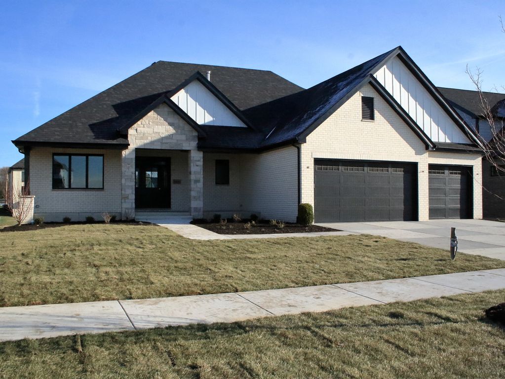 9411 TALL GRASS Trail, St. John, IN 46373