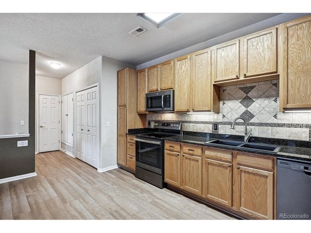 22960 E Roxbury Dr F, Aurora, CO 80016