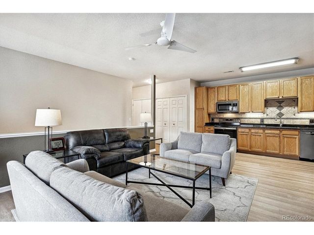 22960 E Roxbury Dr F, Aurora, CO 80016