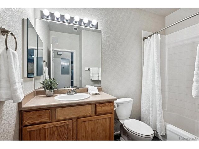 22960 E Roxbury Dr F, Aurora, CO 80016