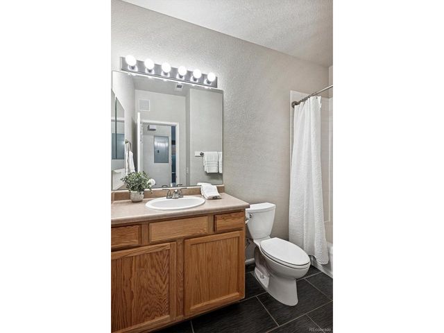 22960 E Roxbury Dr F, Aurora, CO 80016