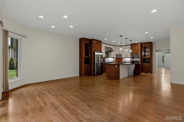 8333 Kingsbury Boulevard, Clayton, MO 63105
