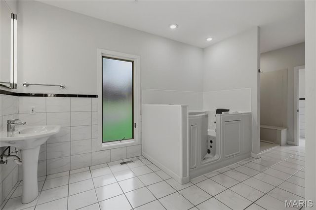 8333 Kingsbury Boulevard, Clayton, MO 63105