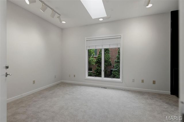 8333 Kingsbury Boulevard, Clayton, MO 63105