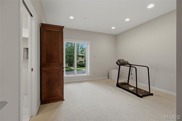 8333 Kingsbury Boulevard, Clayton, MO 63105