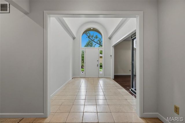 8333 Kingsbury Boulevard, Clayton, MO 63105