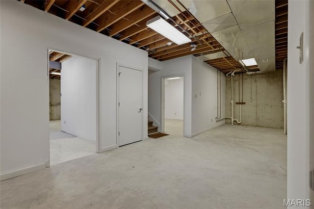 8333 Kingsbury Boulevard, Clayton, MO 63105