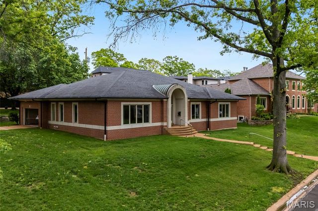 8333 Kingsbury Boulevard, Clayton, MO 63105