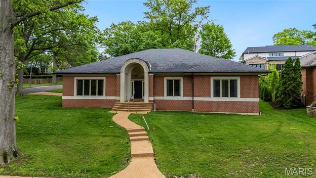 8333 Kingsbury Boulevard, Clayton, MO 63105