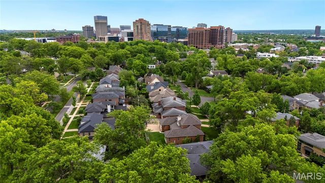 8333 Kingsbury Boulevard, Clayton, MO 63105