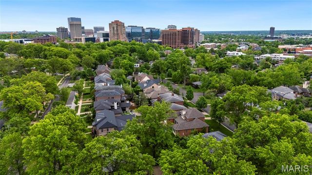 8333 Kingsbury Boulevard, Clayton, MO 63105