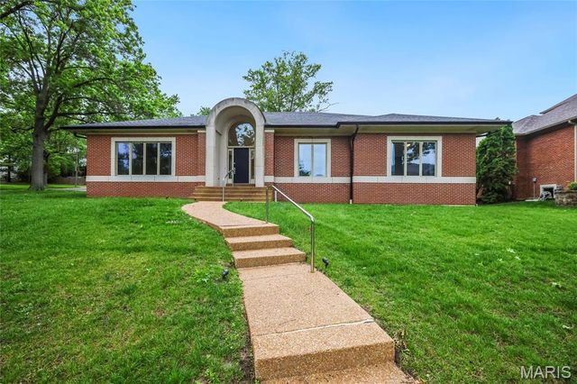 8333 Kingsbury Boulevard, Clayton, MO 63105