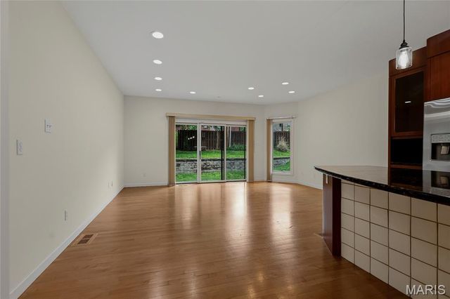 8333 Kingsbury Boulevard, Clayton, MO 63105