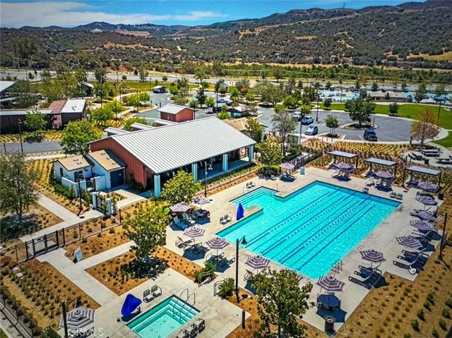 41 Stable Dr, Rancho Mission Viejo, CA 92694