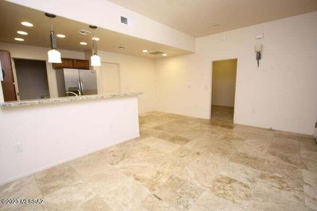2010 E River Rd Unit 101, Tucson, AZ 85718